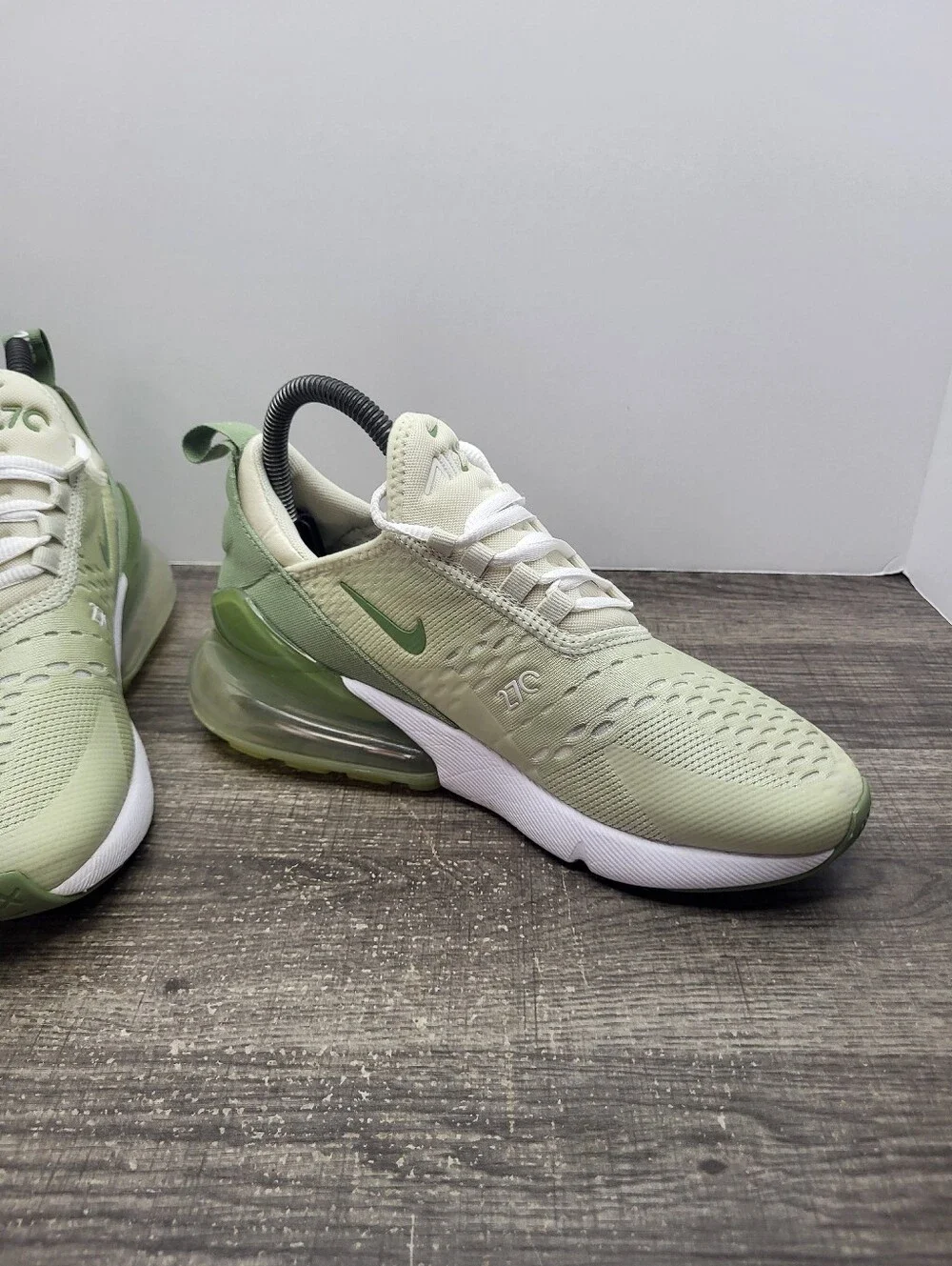 Nike Air Max 270 Sea Glass Oil Green Women's Size 7 Shoes Sneakers FN7101-020 - Picture 3 of 10